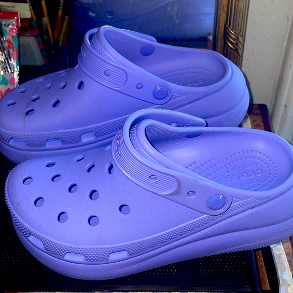 Women’s CROCS high top - Picture 2 of 4